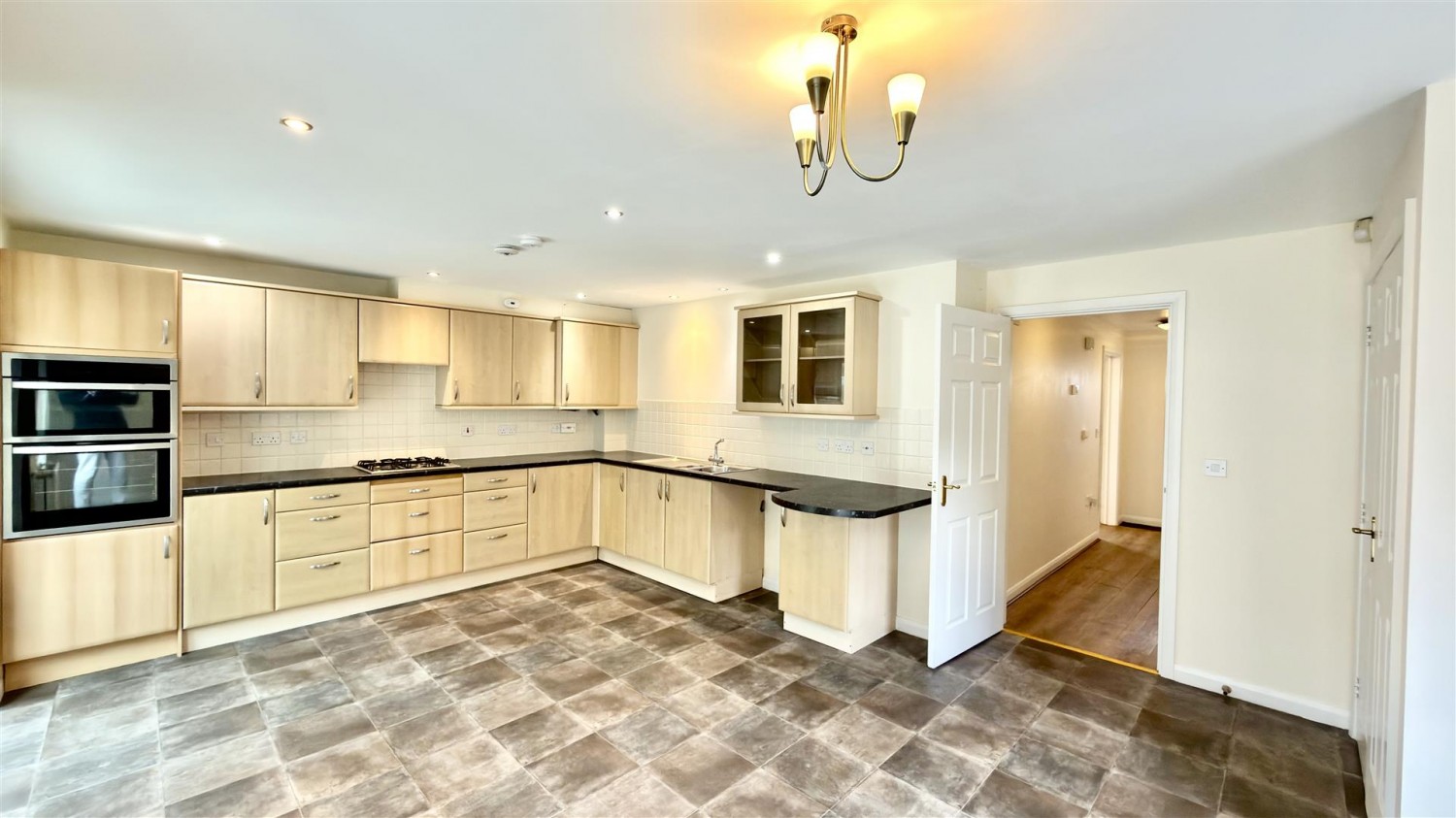 Field Close, Kettlebrook