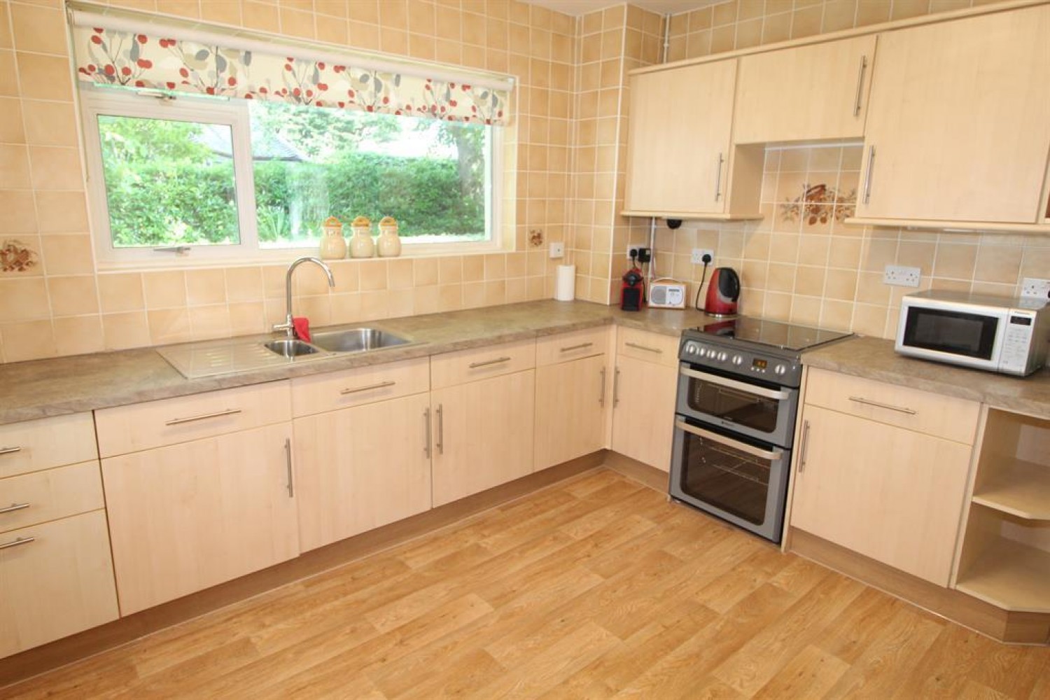 Rothesay Drive, Highcliffe, Christchurch, Dorset, BH23 4LB