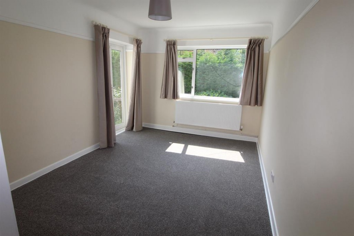 Rothesay Drive, Highcliffe, Christchurch, Dorset, BH23 4LB