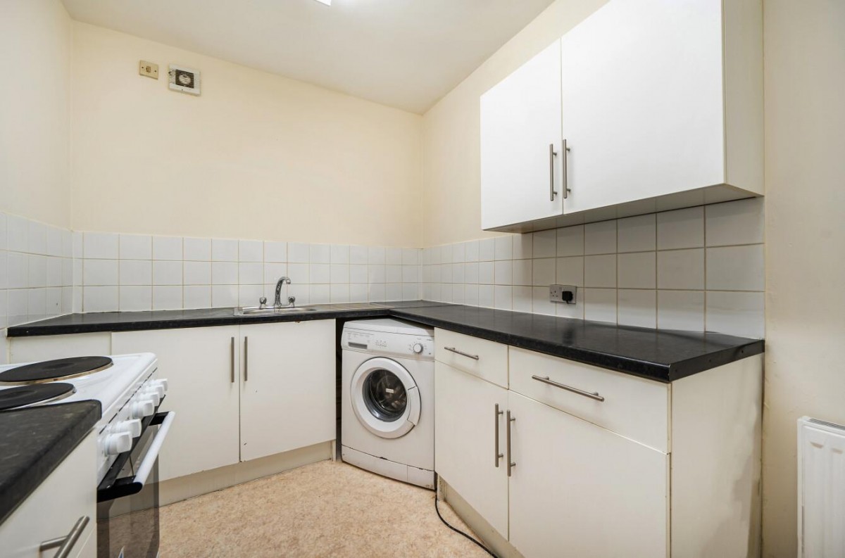 Catford Broadway, London, SE6 4SN