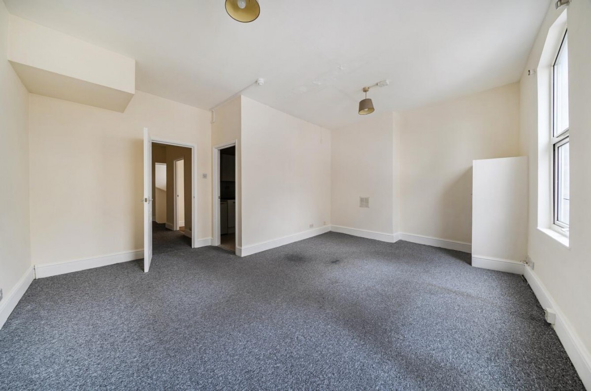 Catford Broadway, London, SE6 4SN