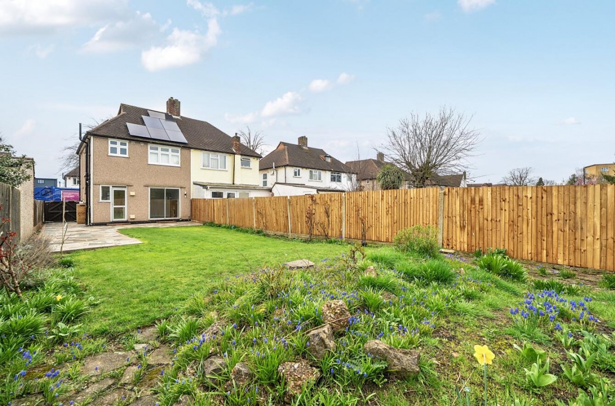 Daneswood Avenue, London, SE6 2RG