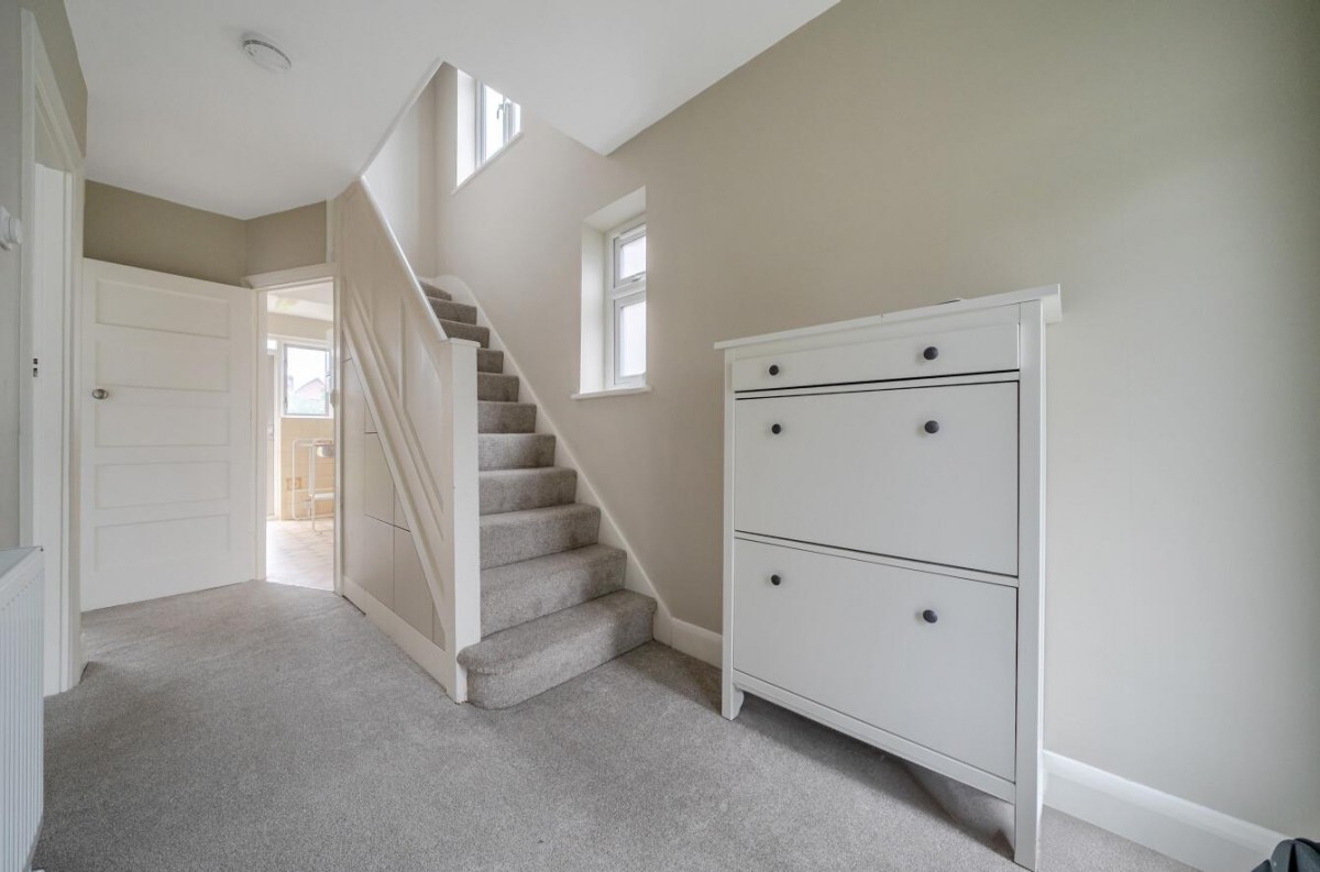 Daneswood Avenue, London, SE6 2RG