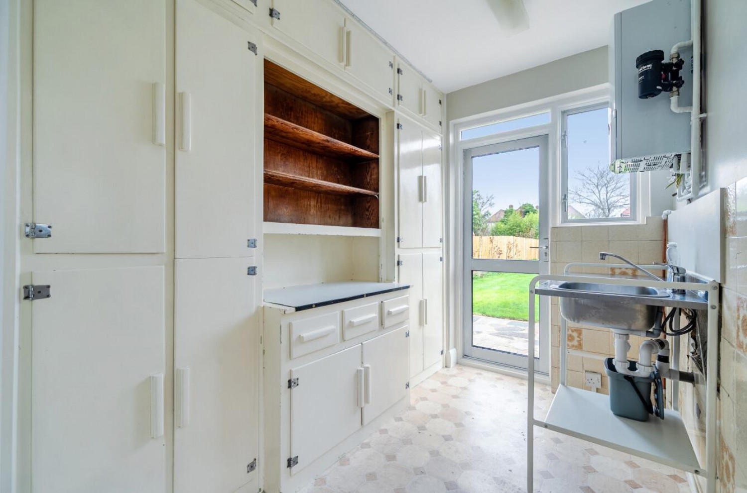 Daneswood Avenue, London, SE6 2RG