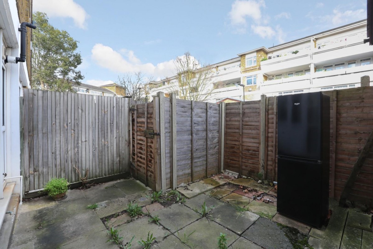 Flaxman Road, London, SE5