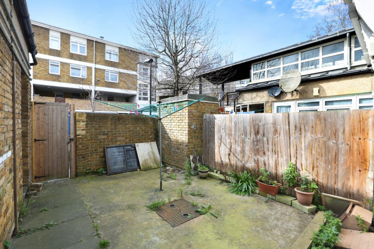 Flaxman Road, London, SE5