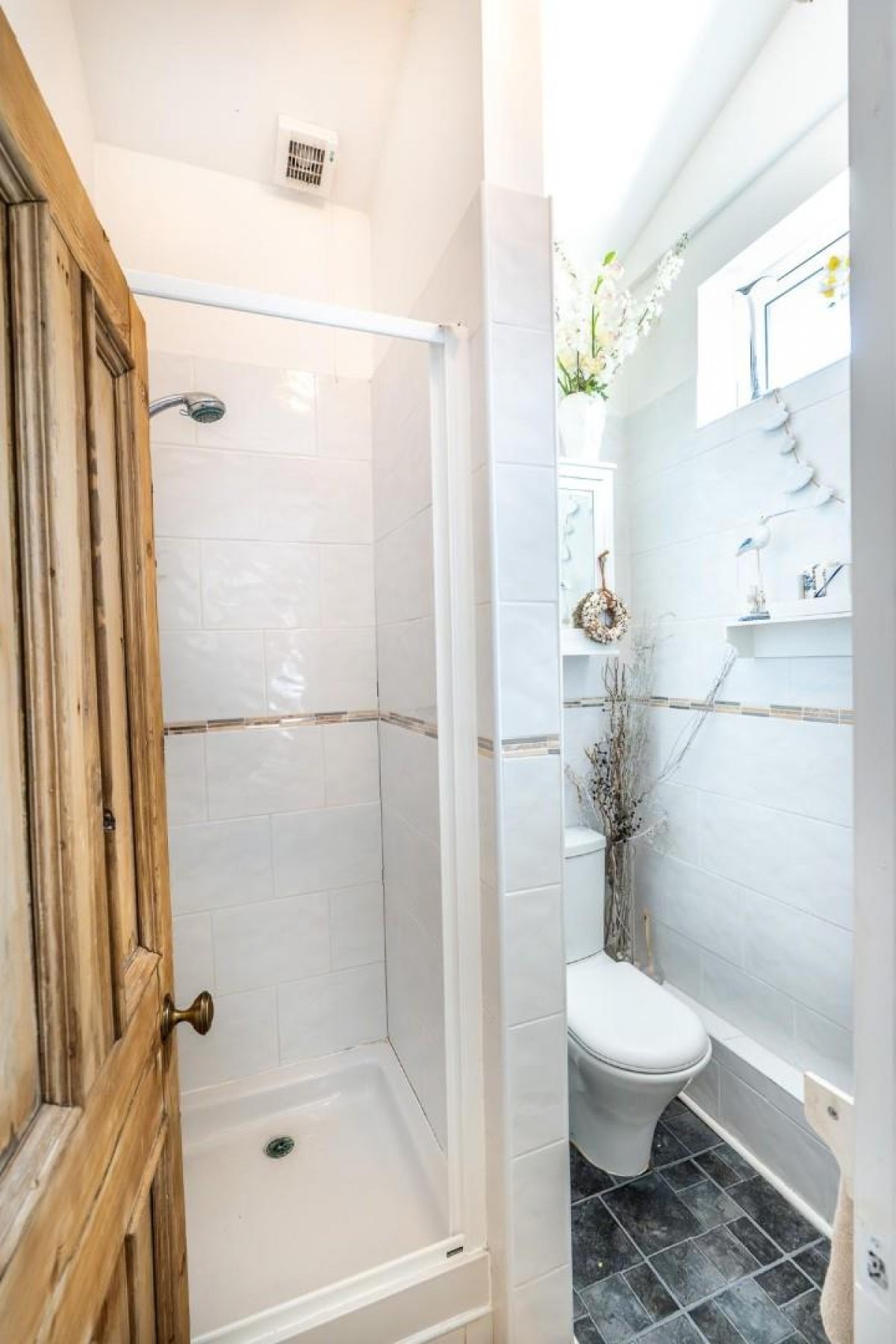 Apperley Road, Apperley Bridge