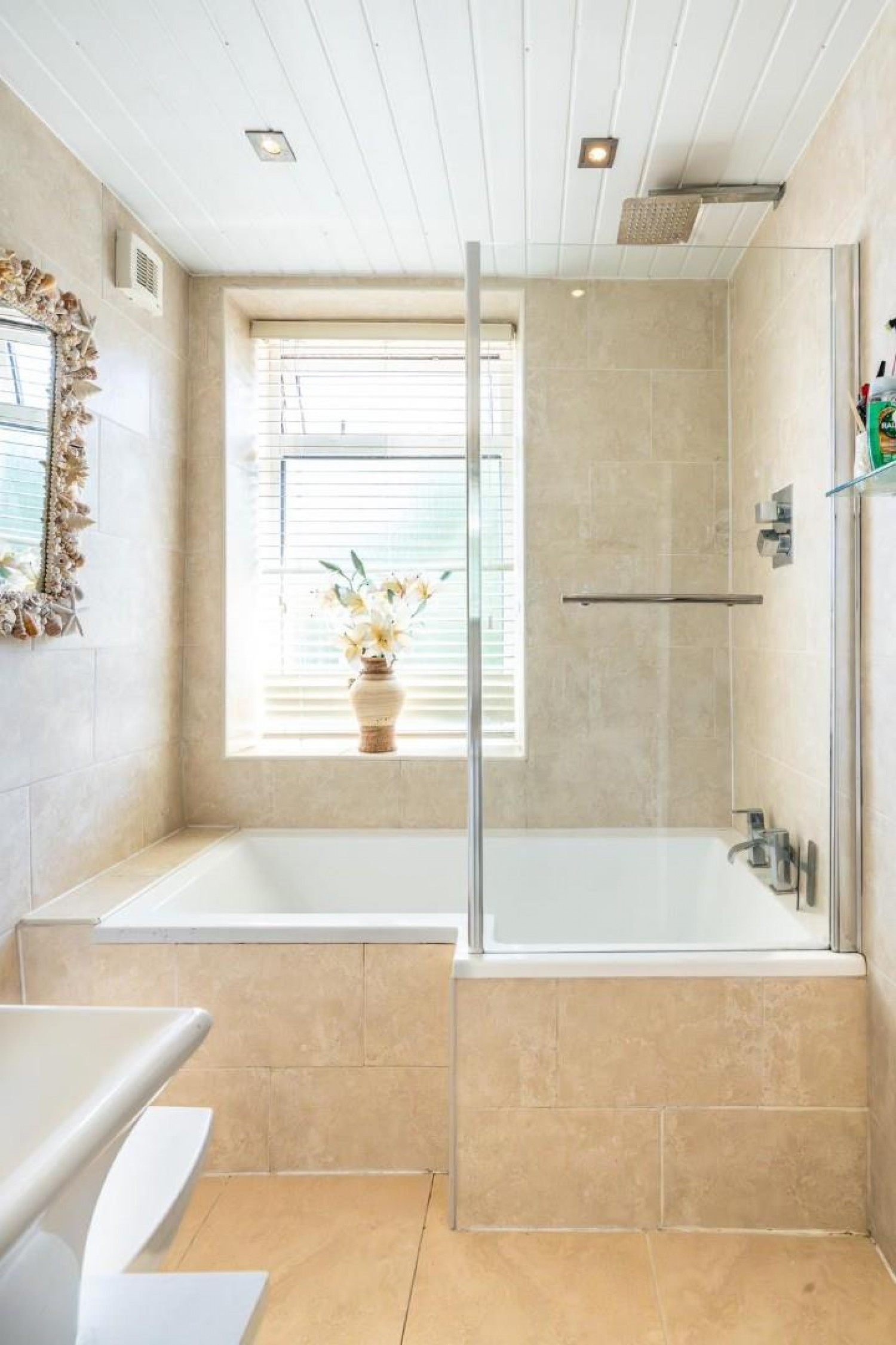 Apperley Road, Apperley Bridge