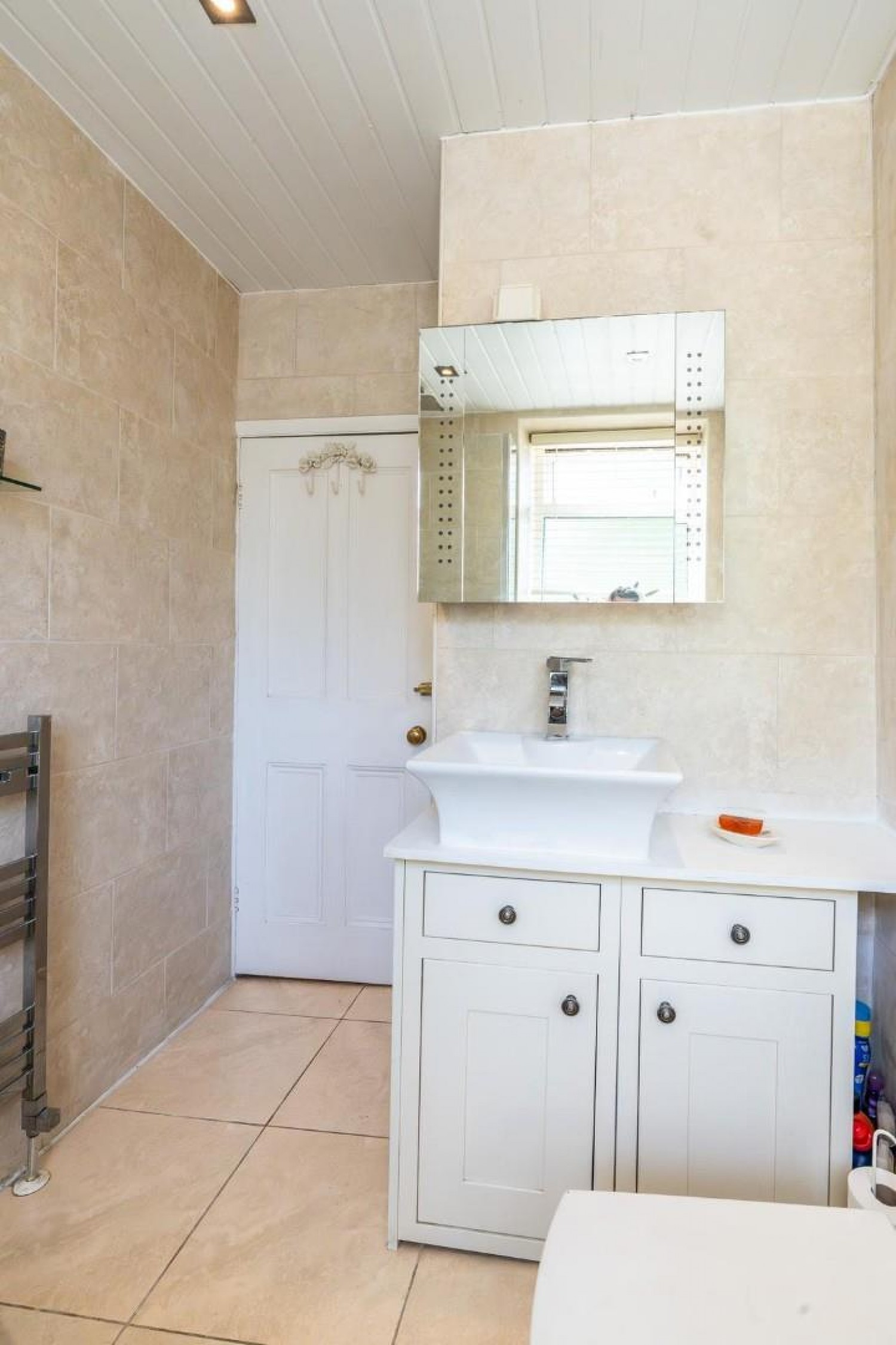 Apperley Road, Apperley Bridge