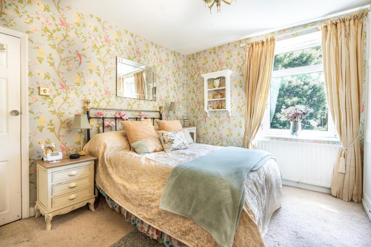 Apperley Road, Apperley Bridge