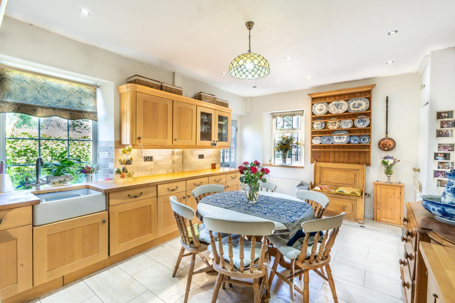 Apperley Road, Apperley Bridge