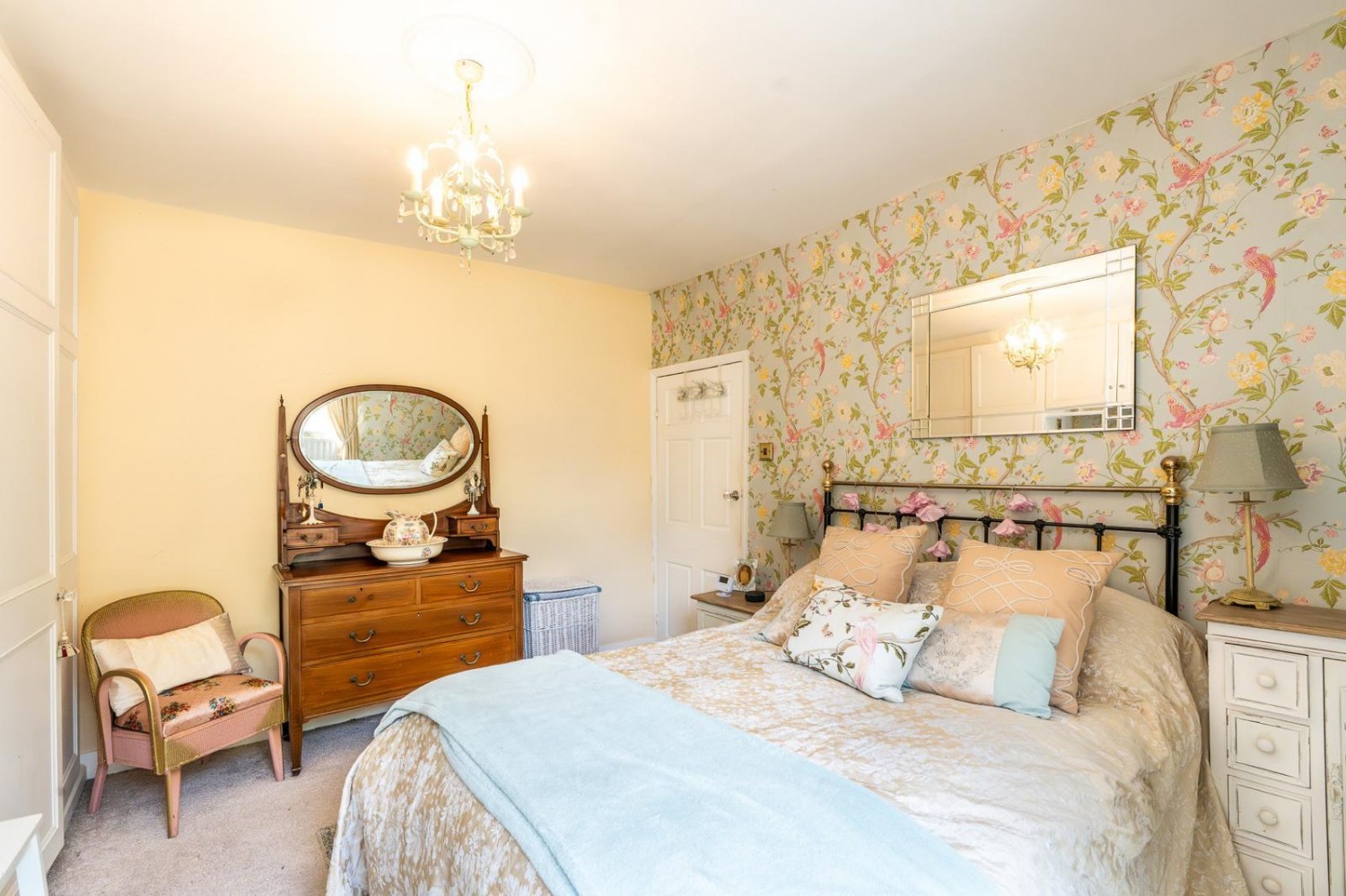 Apperley Road, Apperley Bridge