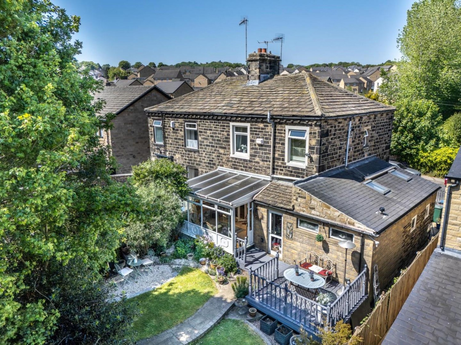 Apperley Road, Apperley Bridge