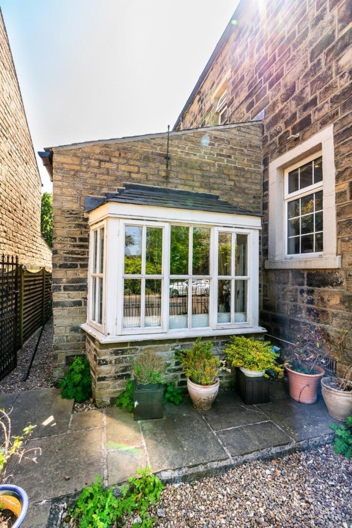 Apperley Road, Apperley Bridge