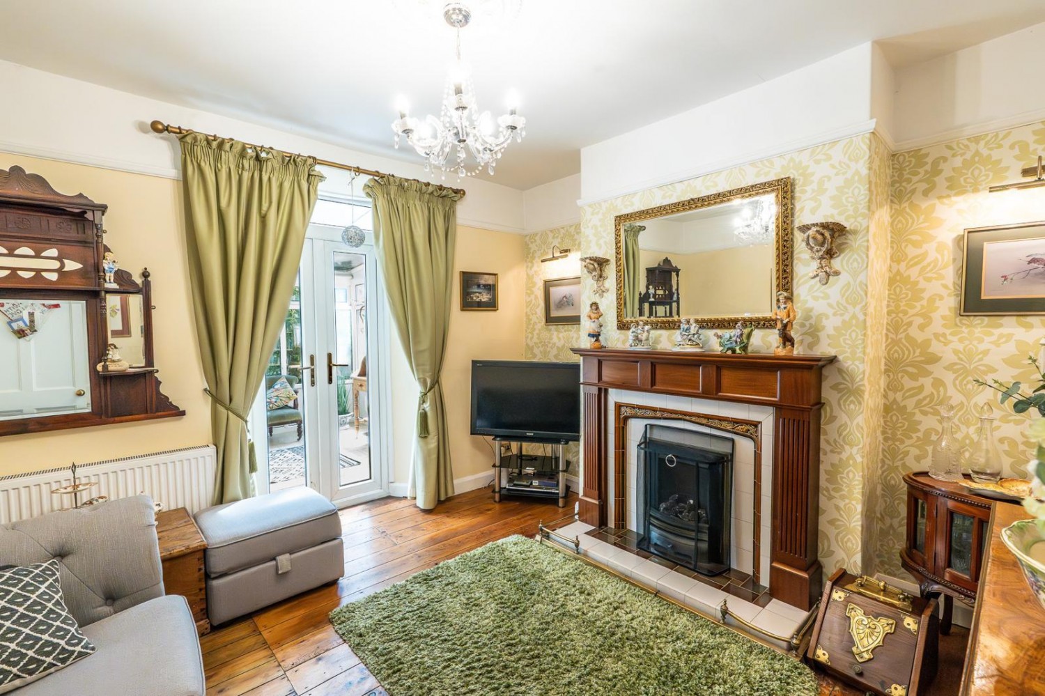 Apperley Road, Apperley Bridge