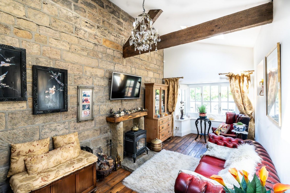 Apperley Road, Apperley Bridge