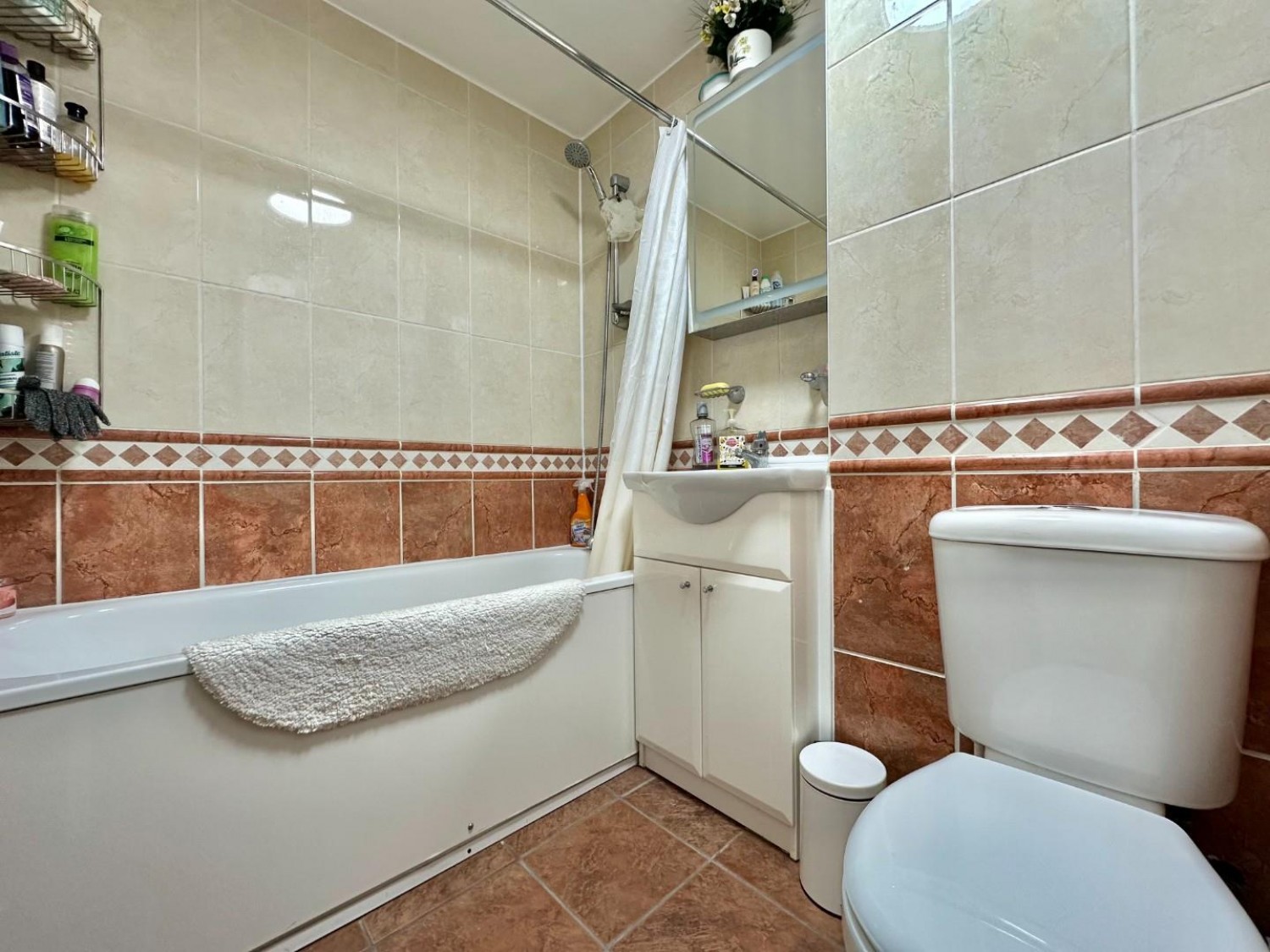 Lych Gate Walk, Hayes, Middlesex, UB3