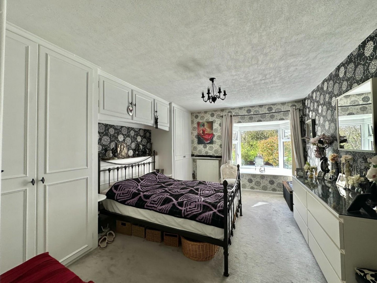 Lych Gate Walk, Hayes, Middlesex, UB3