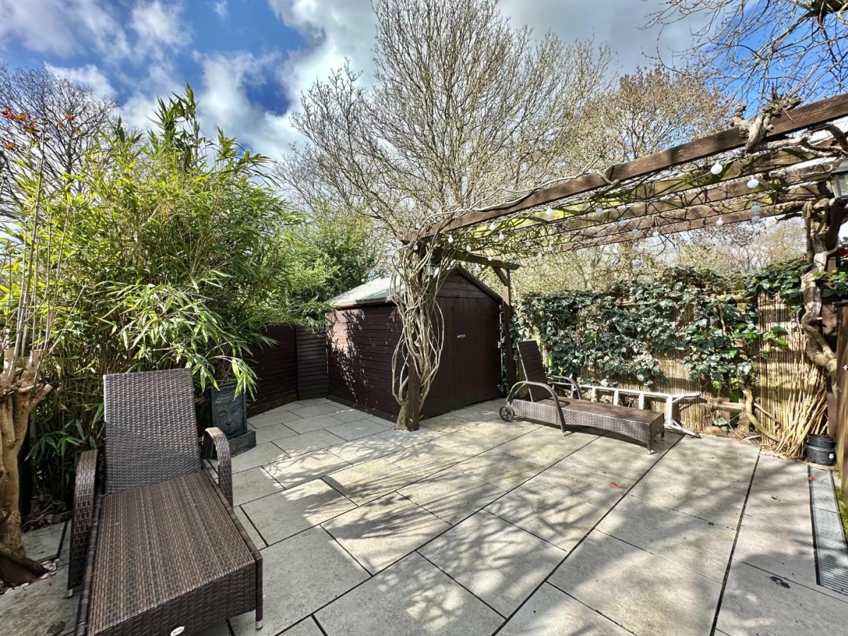 Lych Gate Walk, Hayes, Middlesex, UB3