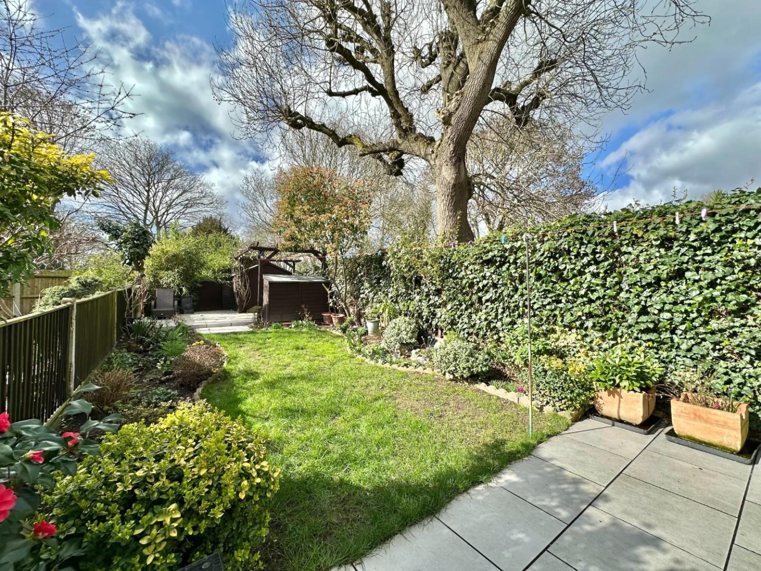 Lych Gate Walk, Hayes, Middlesex, UB3