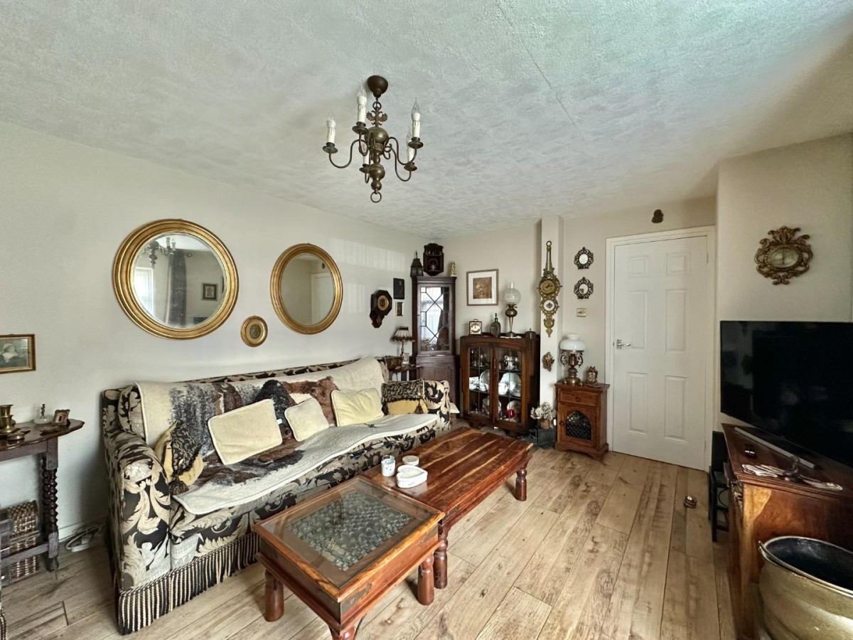 Lych Gate Walk, Hayes, Middlesex, UB3