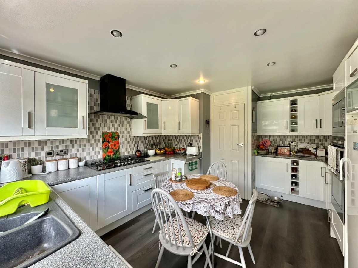 Lych Gate Walk, Hayes, Middlesex, UB3