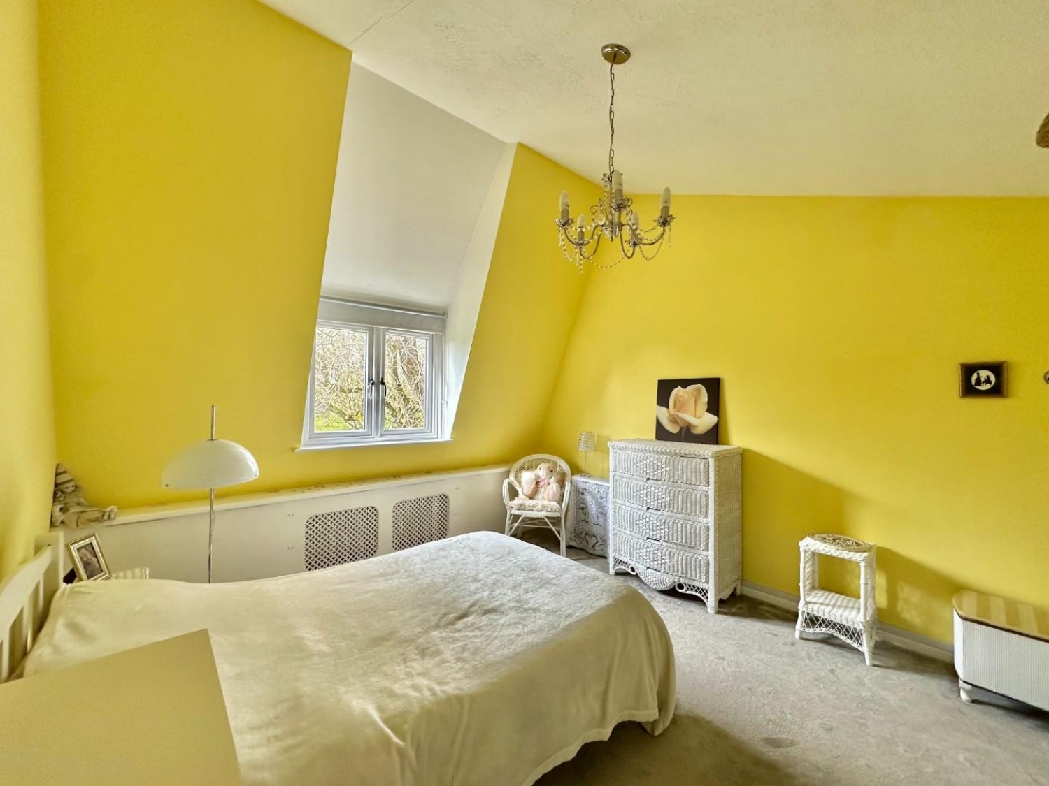 Lych Gate Walk, Hayes, Middlesex, UB3