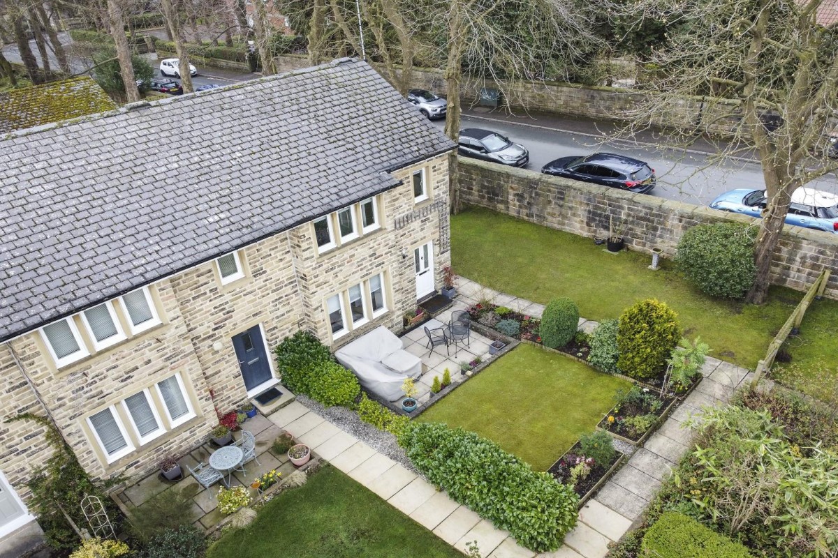 Harlow Manor Park, Harrogate