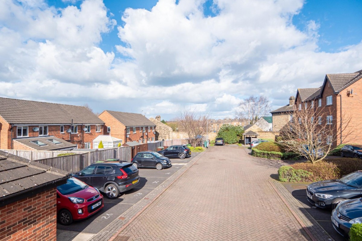 Pavilion Close, Stanningley, Pudsey