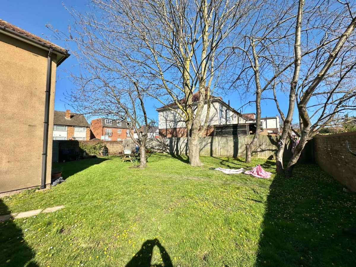 Fellowes Court, Cranford Lane, Harlington, Middlesex, UB3 5EZ