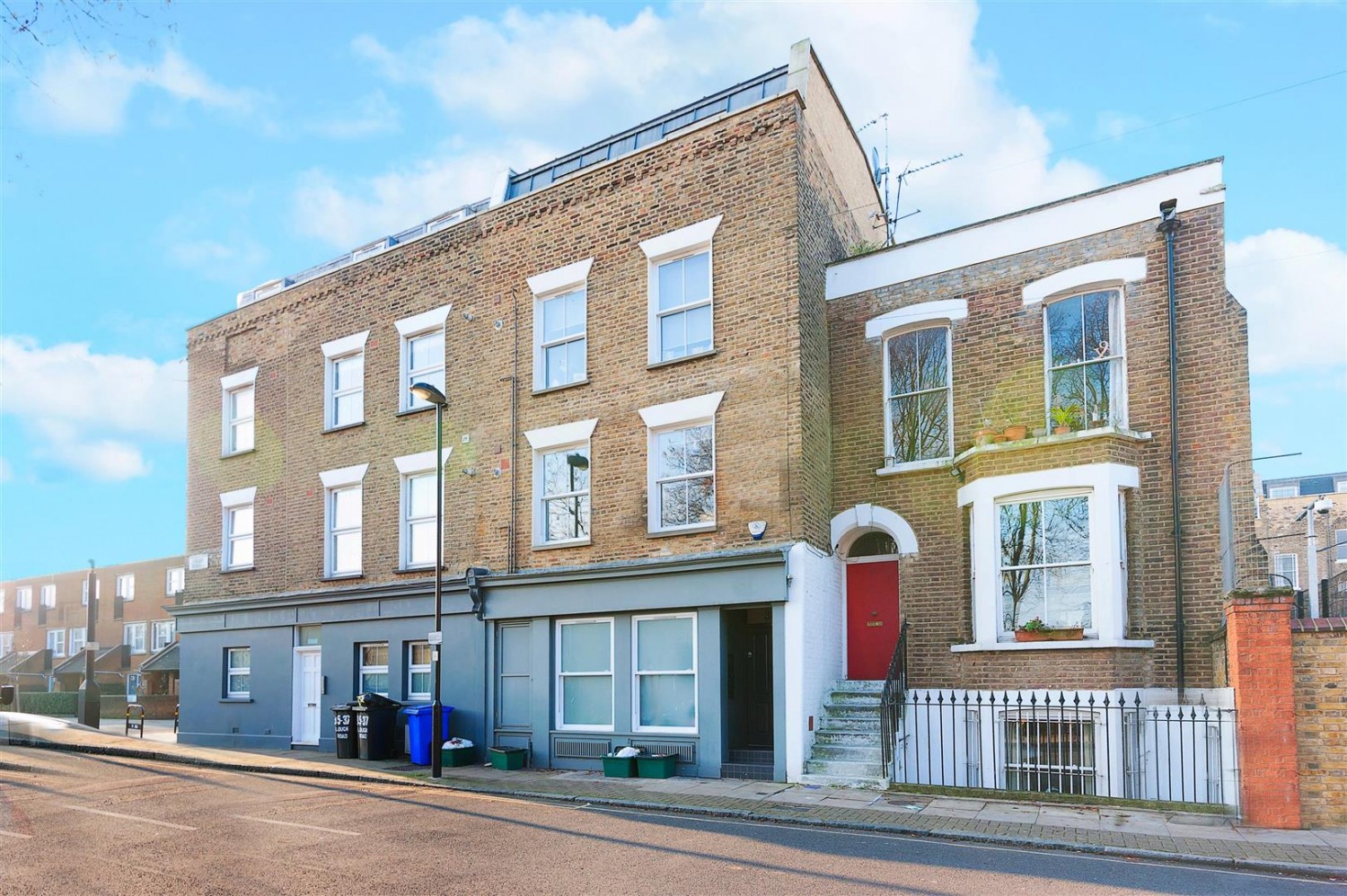 Lough Road, London, N7