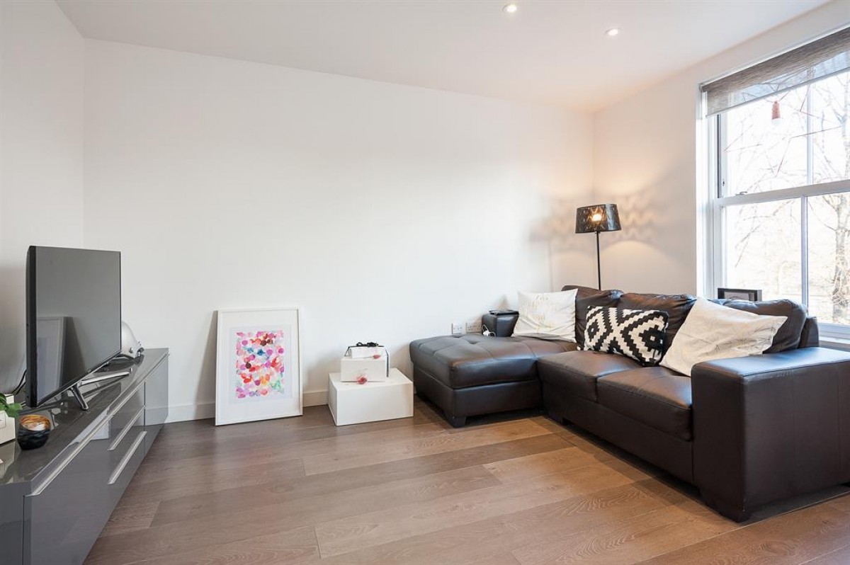 Lough Road, London, N7