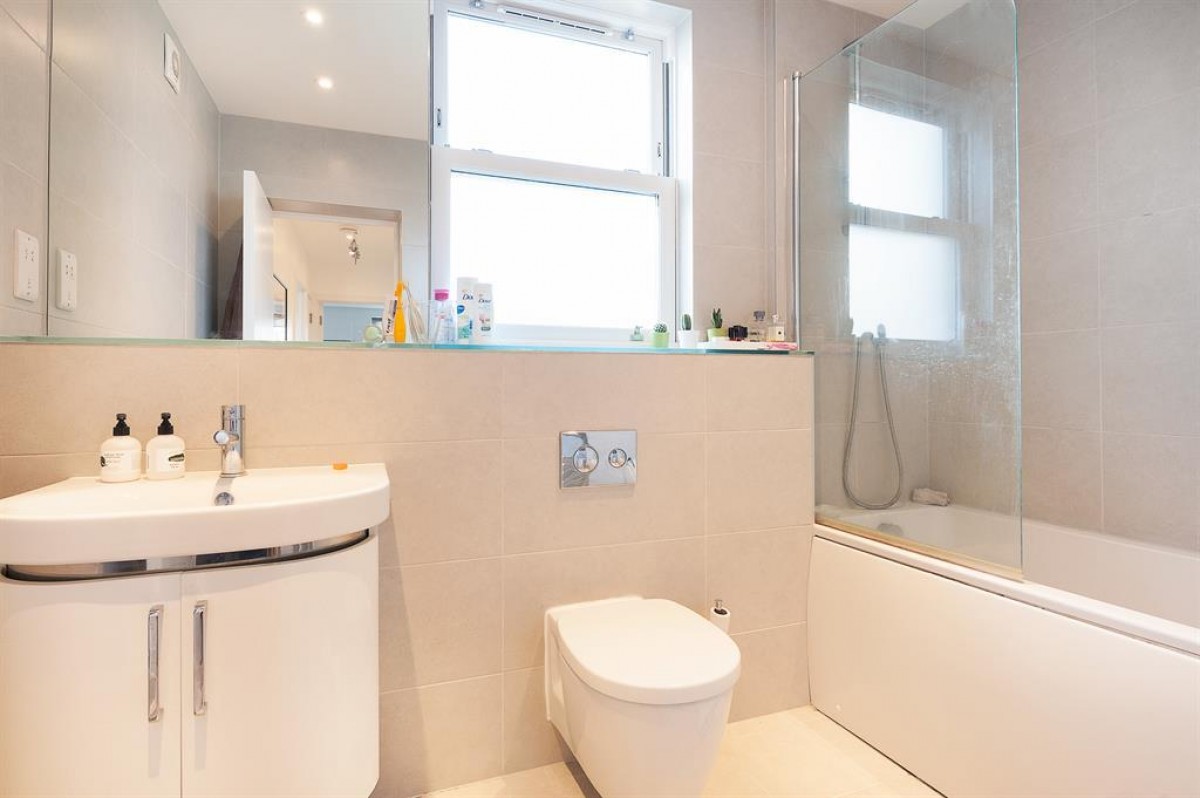 Lough Road, London, N7