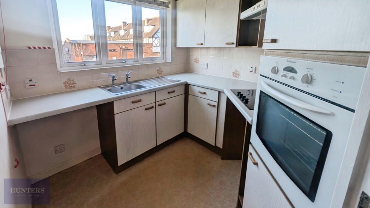 Stratford Road, Hall Green, Birmingham B28 8AT