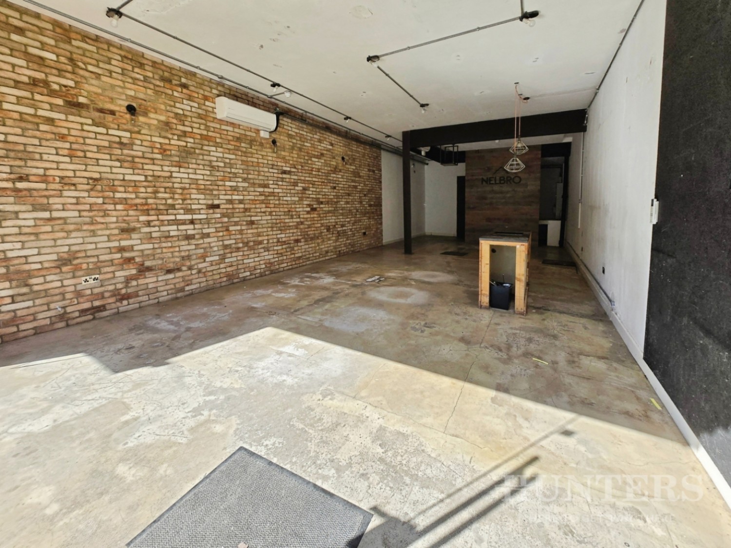 High Street, Carshalton, SM5 3AX