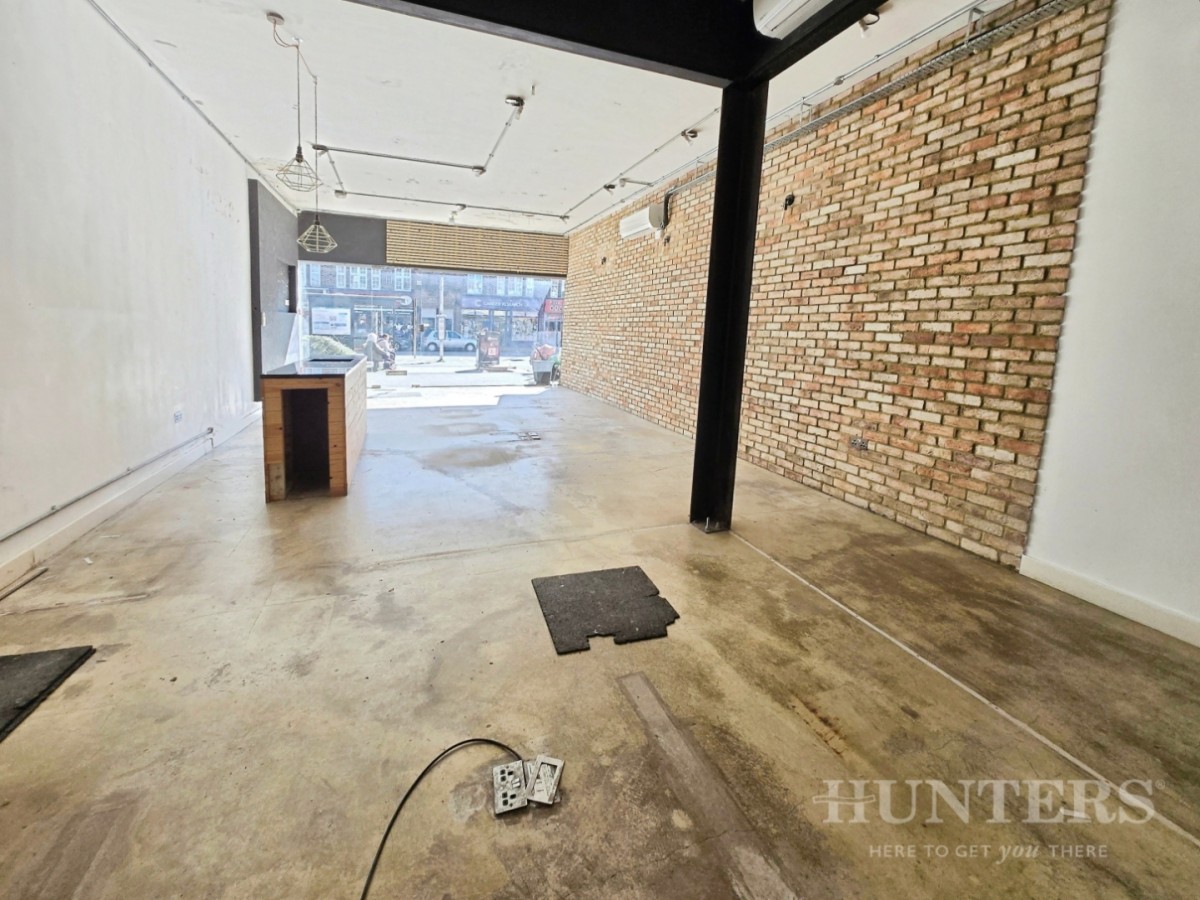 High Street, Carshalton, SM5 3AX