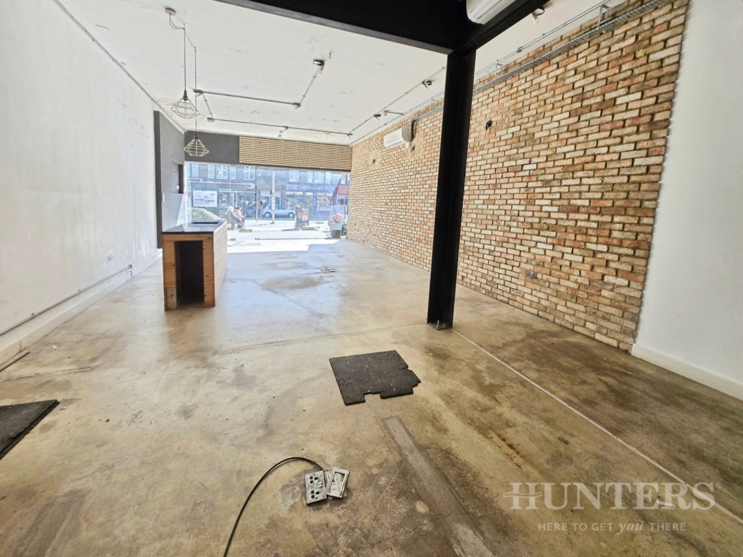 High Street, Carshalton, SM5 3AX