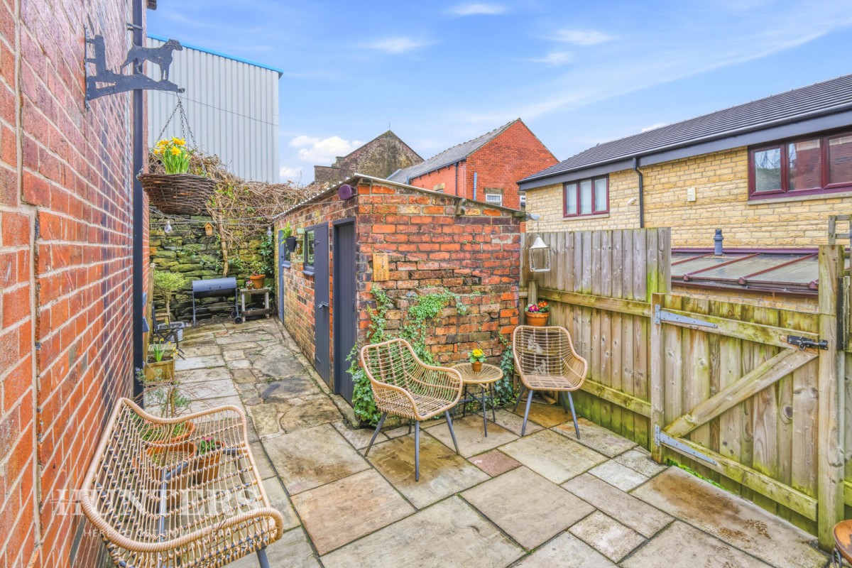 Queens Road Terrace, Littleborough, OL15 8AN