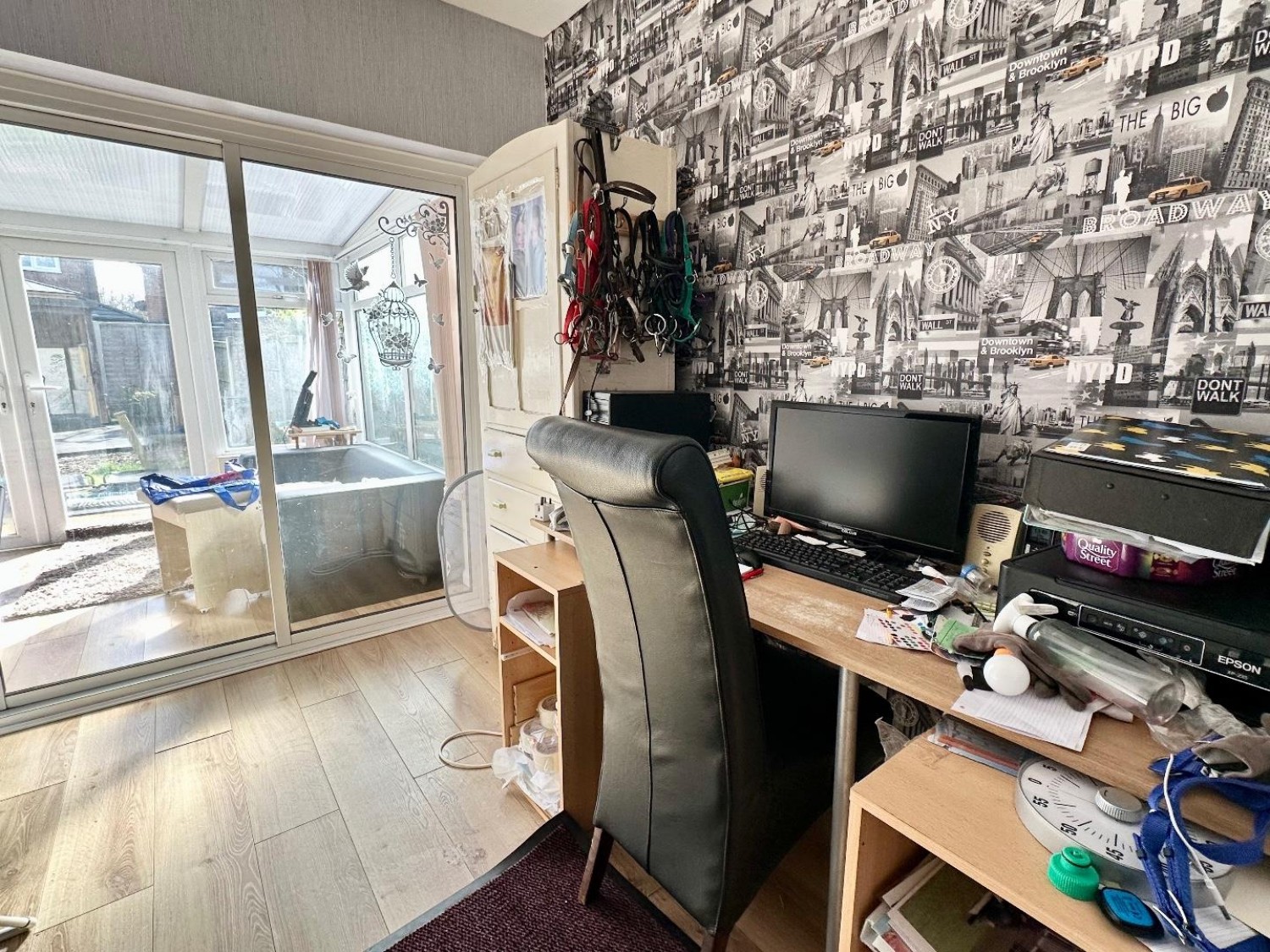 4 bedroom House for sale in Eddleston Close, Staining, Blackpool