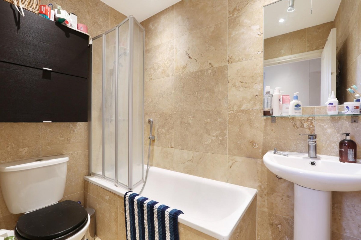 Wastdale Road, London