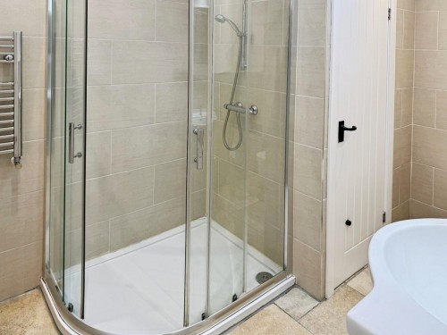 2 Ghyll Mount, Yeadon