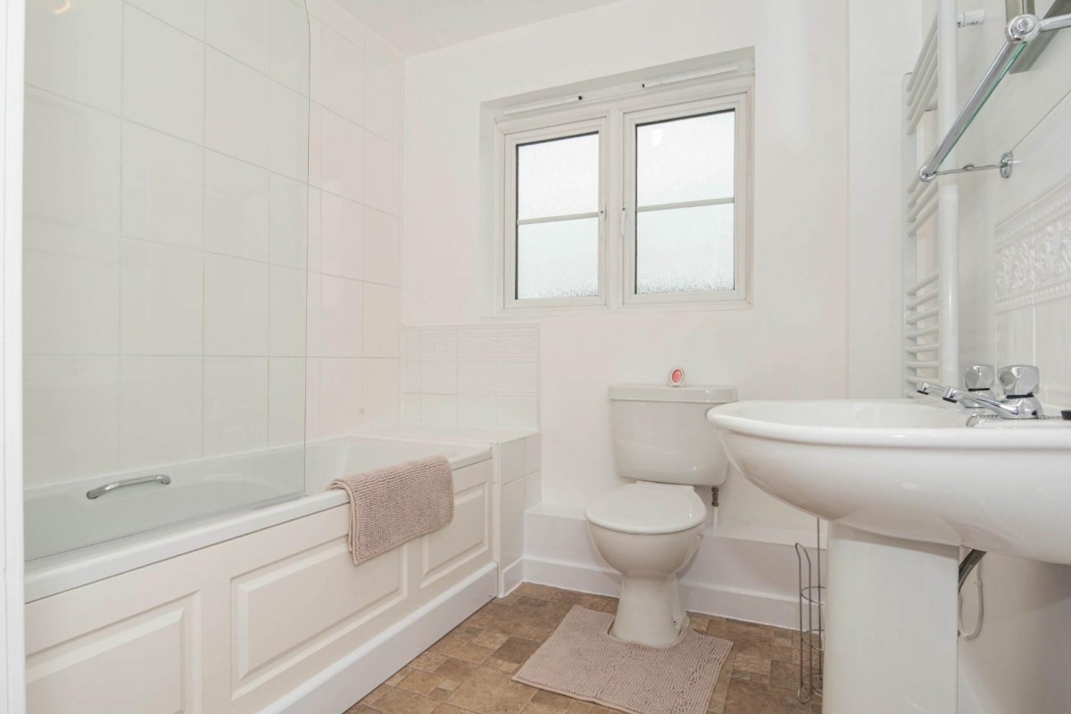 Broadlands Court, LS28 9GE