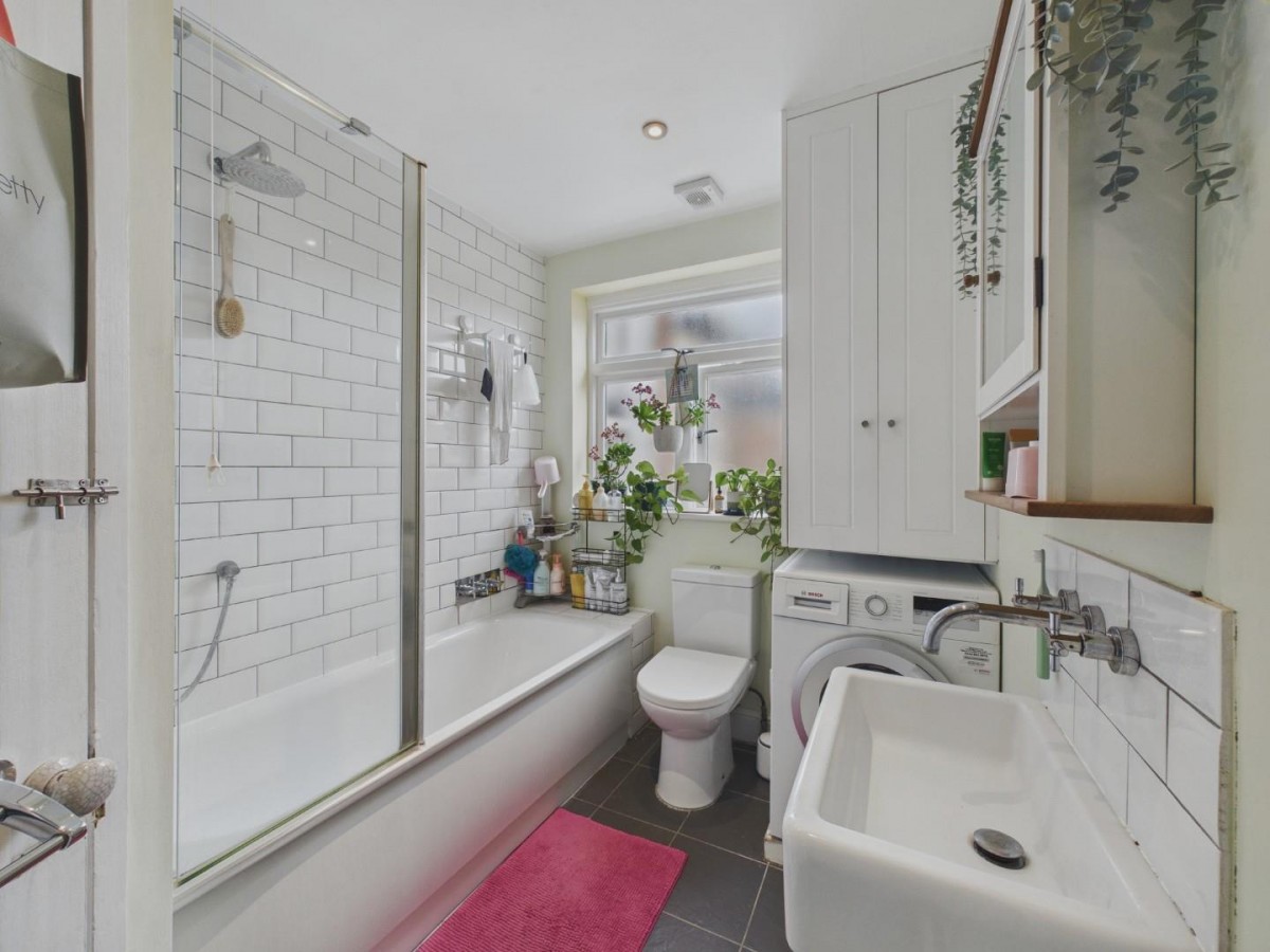 Leghorn Road, London