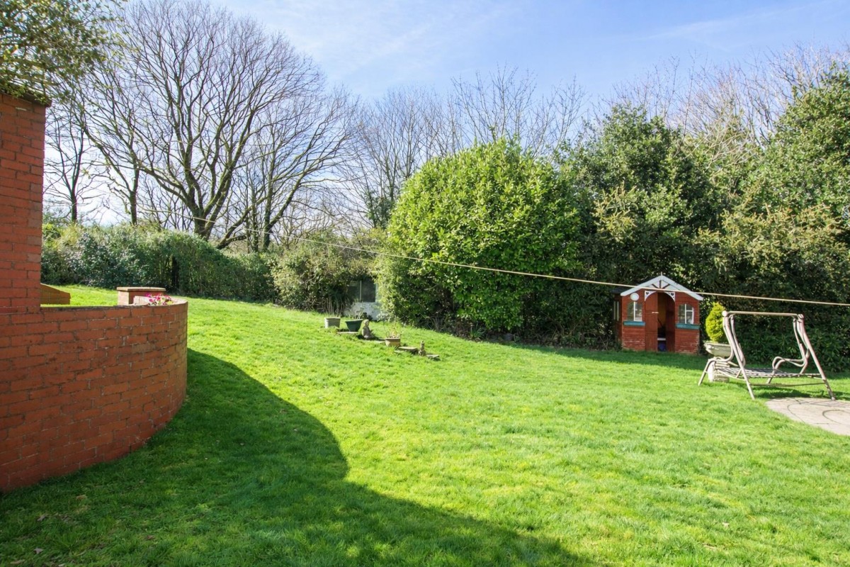 'Fantoft' Earnsdale Avenue, Darwen