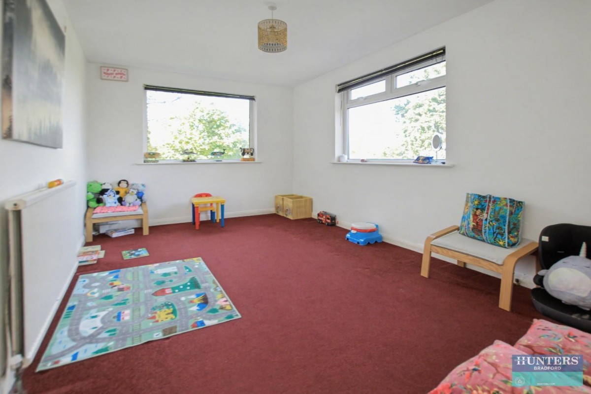Toller Drive Bradford, BD9 5NU