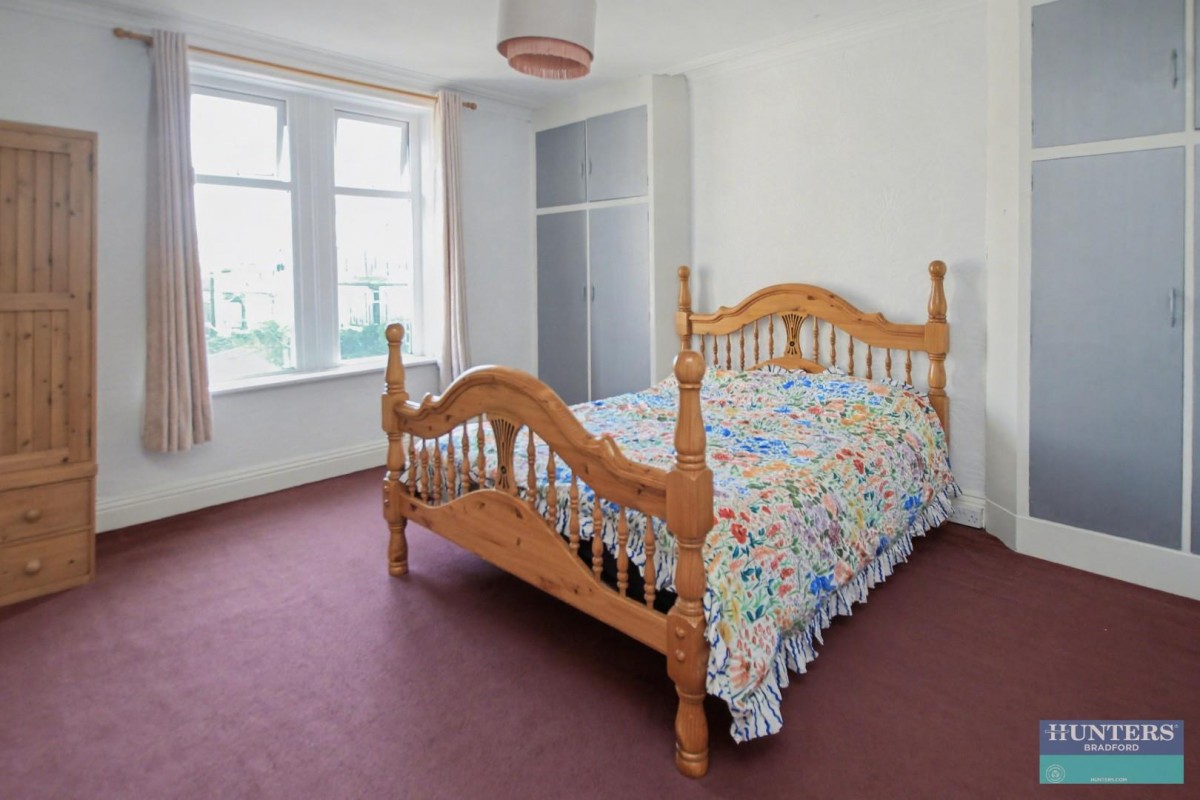 Toller Drive Bradford, BD9 5NU