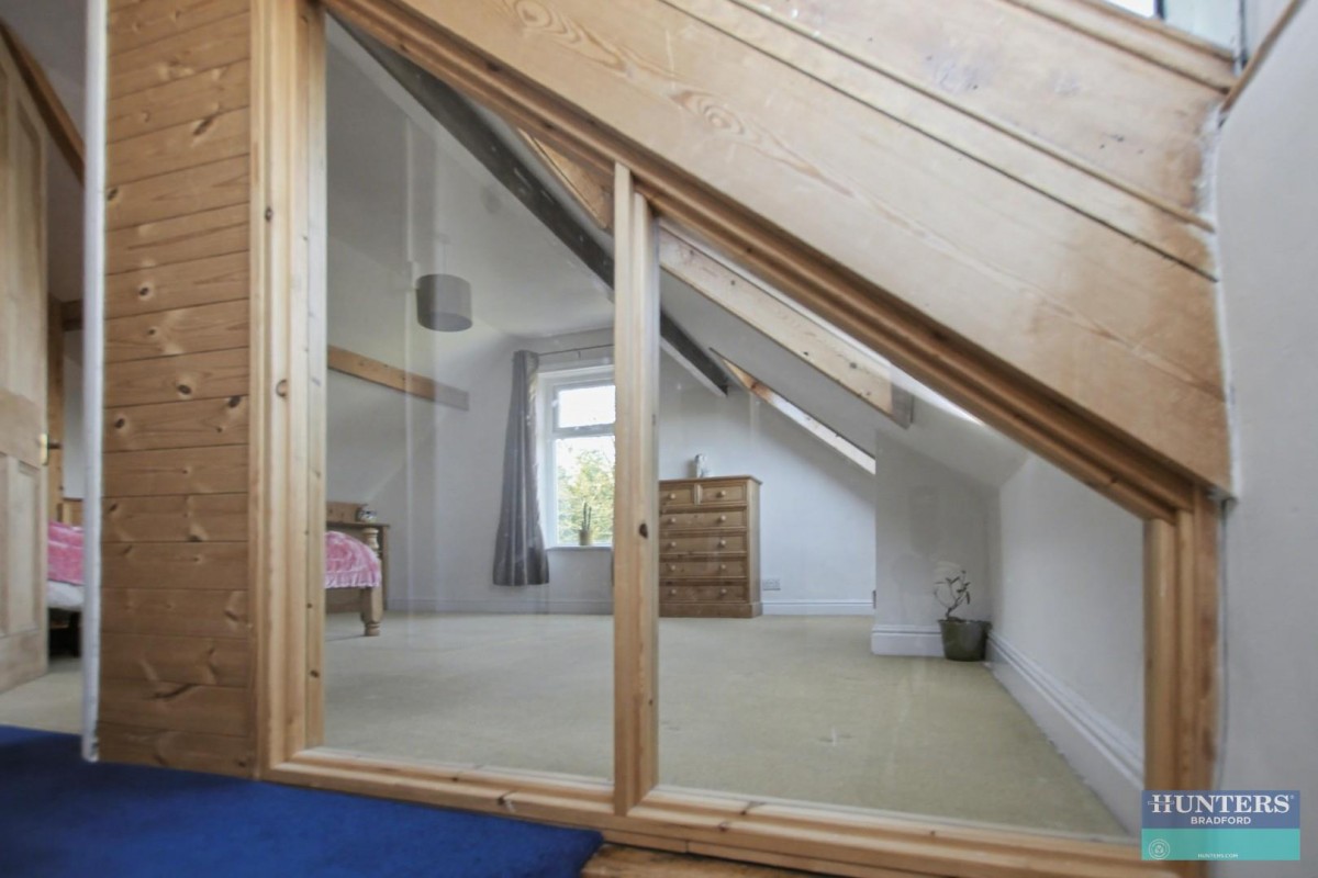 Toller Drive Bradford, BD9 5NU