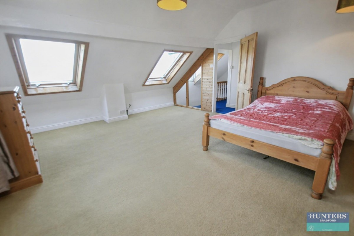 Toller Drive Bradford, BD9 5NU