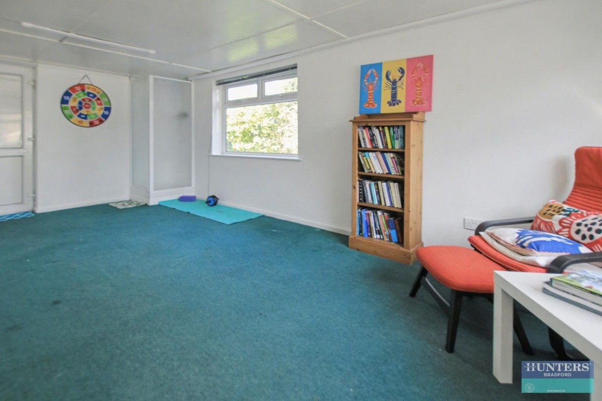 Toller Drive Bradford, BD9 5NU