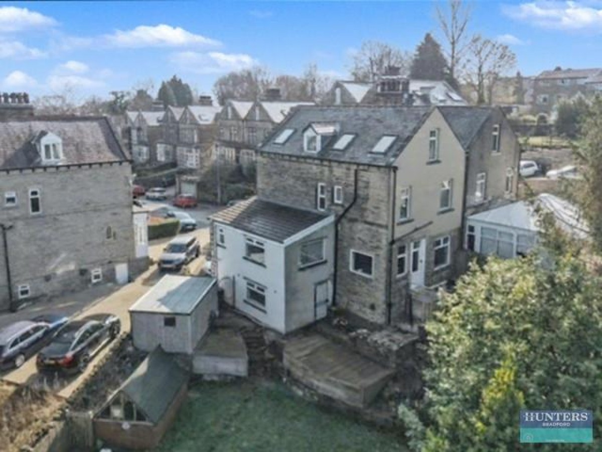 Toller Drive Bradford, BD9 5NU
